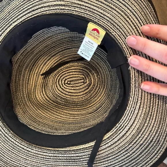 Solar Escape UV Sierra hat NEW - Picture 2 of 3